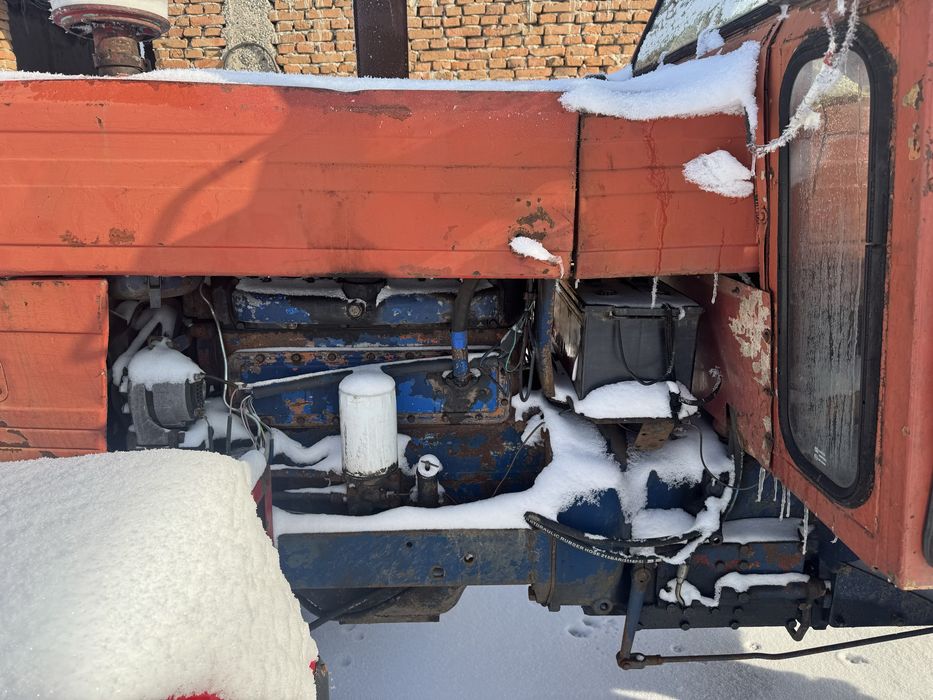 Tractor Universal 650 în stare foarte buna de functionare