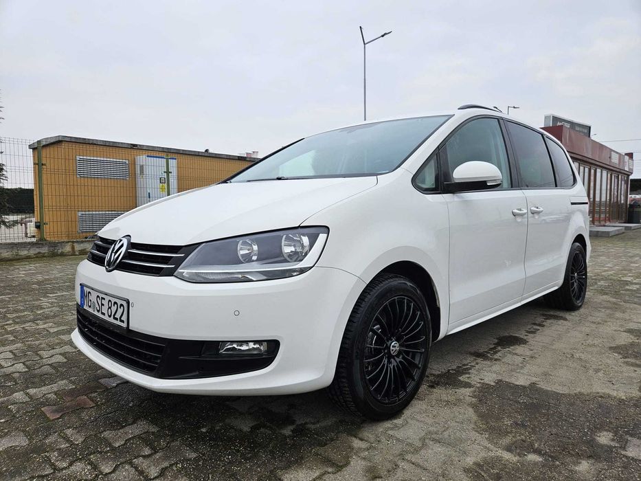 VW Sharan 2.0 TDI 140 CP – an 2012 – Motor CFFB – Alb Perlat – Jante Negre 5 locuri FULL recent adus în țară Unic Proprietar