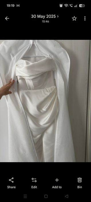 Rochie mireasa stil sirena