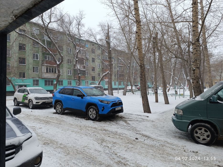 Тойота Рав 4 пятого поколения.