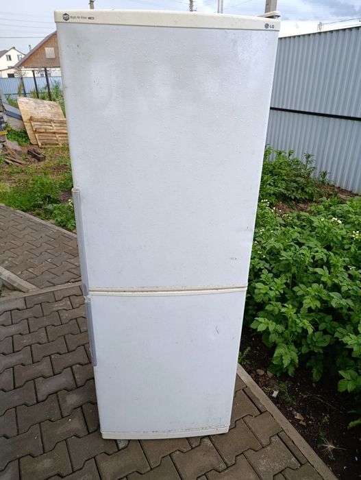 Продам холодильник LG
