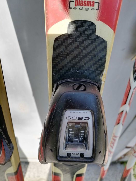 Продавам Марков и ски