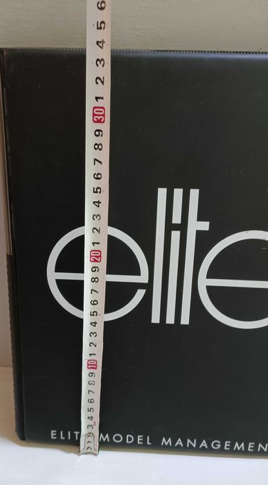 Профессиональный альбом-портфолио новый 18 листов