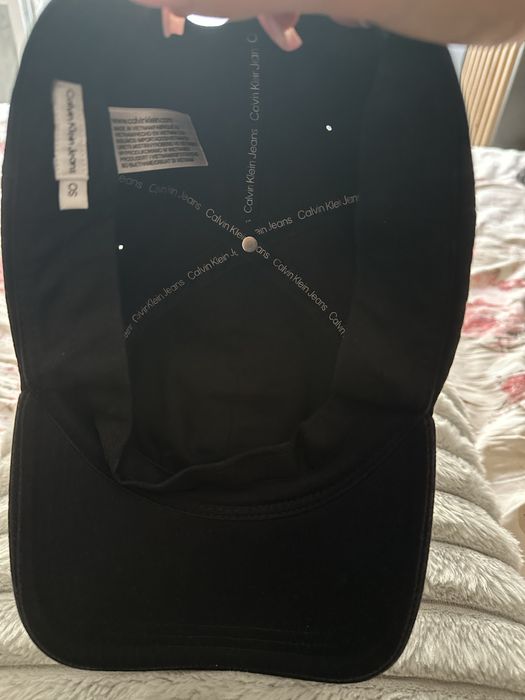 Дамска шапка Calvin Klein