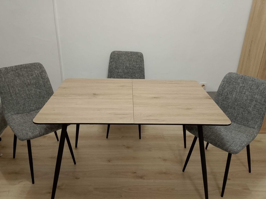 Комплект маса + 4бр столове