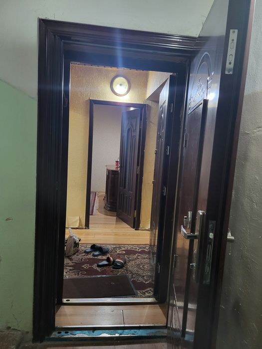 Uy sotiladi. 3xona (77seriya) vatan kinoteatr