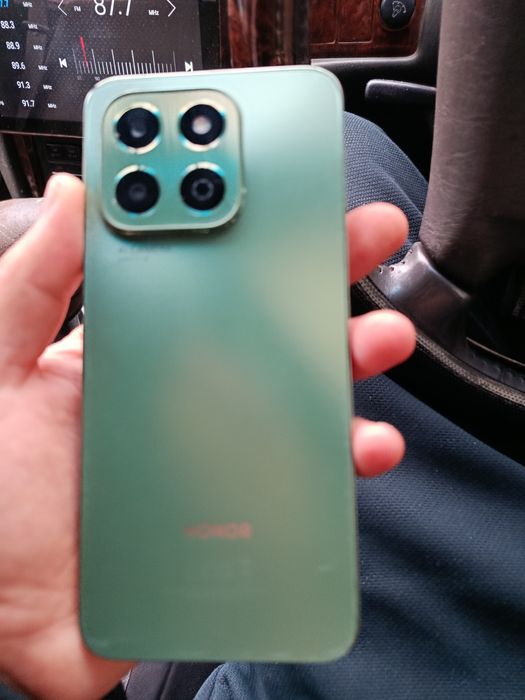 Продам телефон honor 64