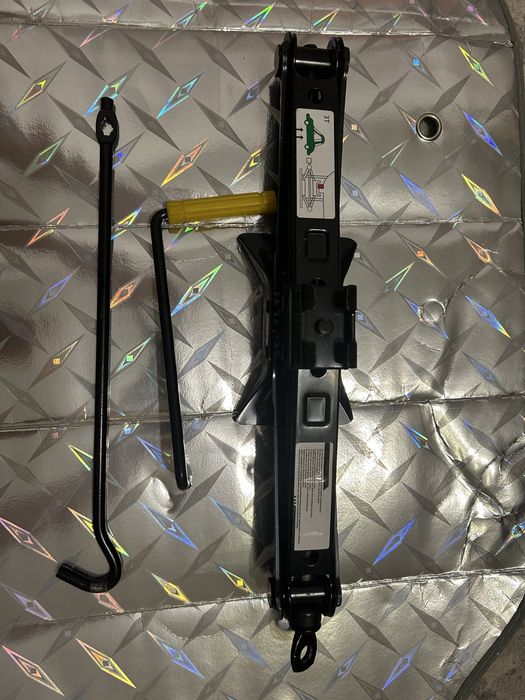 Продам акссесуары и инструменты для авто