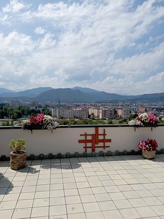 Penthouse (etajul 8) 3 camere,