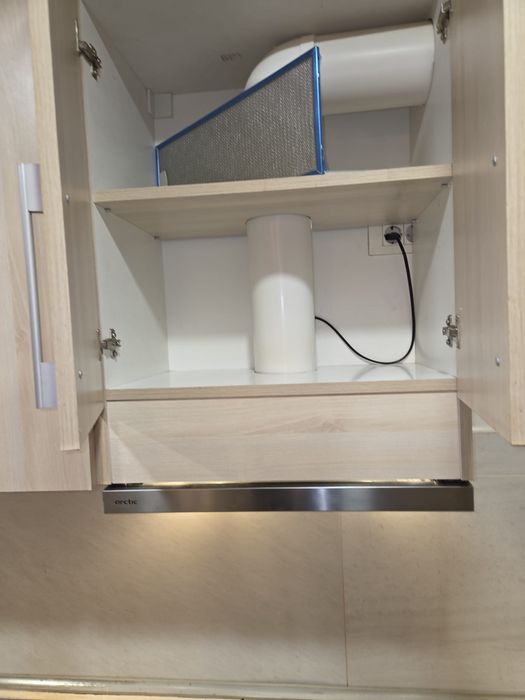 Vand mobila de bucatarie