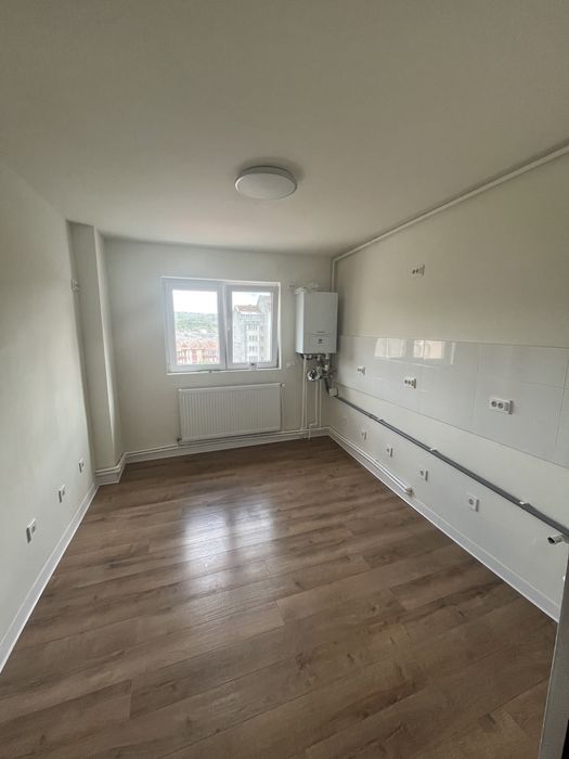 Independentei (scoala gene 1), 4 camere, 2 bai, 2 balcoane, 86mpu, 100mp utili