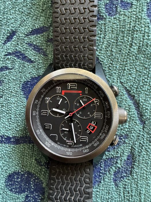 Часовник Pirelli Pzero racing