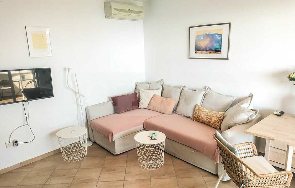 Продава се Двустаен апартамент в Бяла - 90 кв.м за 734 €/кв.м - Снимка #3