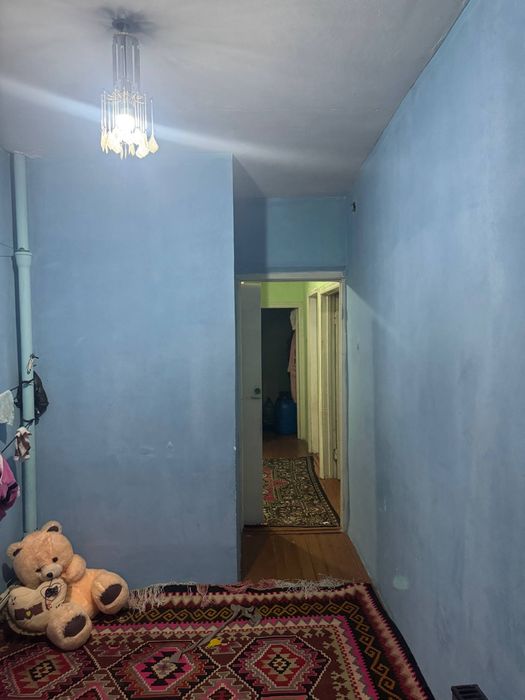 Navruz bog'i yonida 2 etajli domning ikkinchi qavatida joylashgan