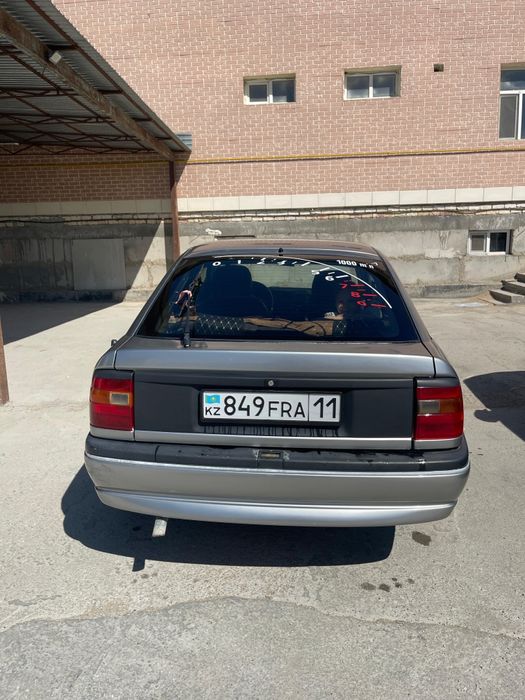 Opel Vectra A 1995 1.6 модуль