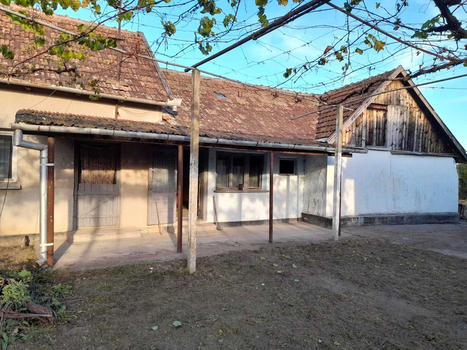 Ofer casa de vanzare