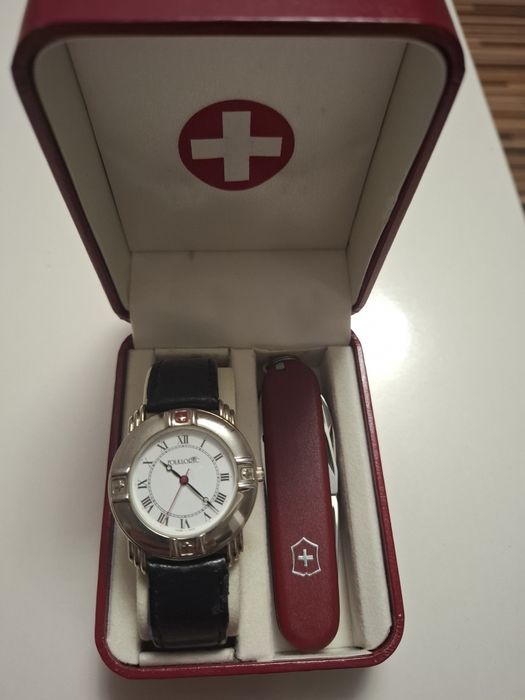 Set ceas elvetian victorinox swiss military cutie si documente