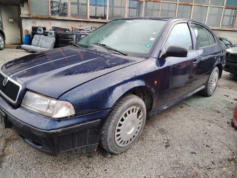Skoda Octavia I 1.6i 75к.с. на части