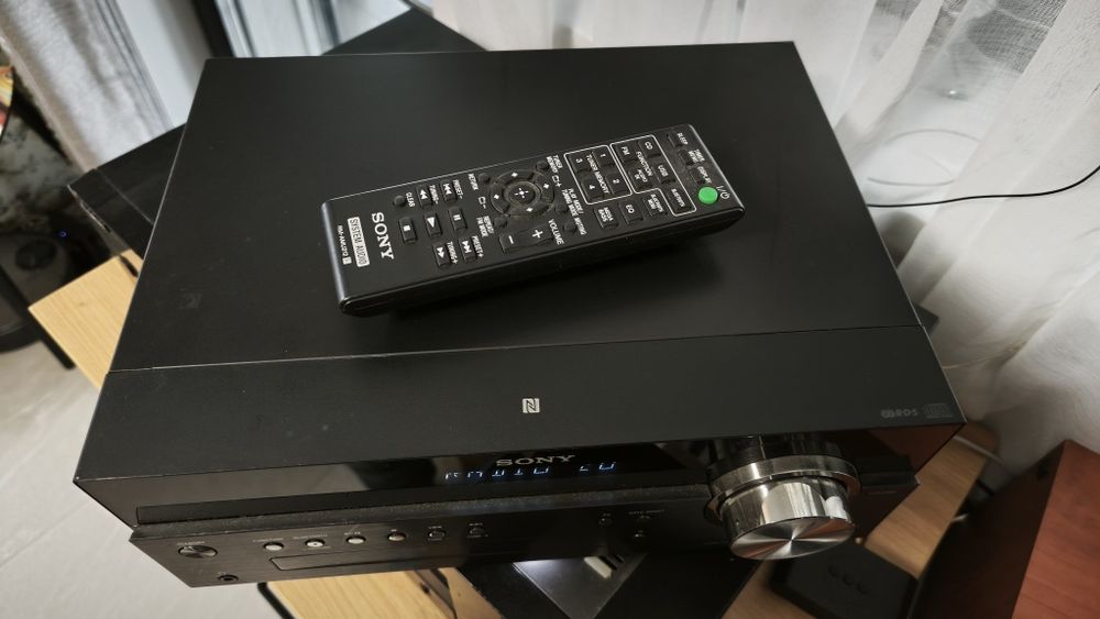 Sistem audio cu bluetooth  SONY cmt-sbt300w ,cu telecomanda