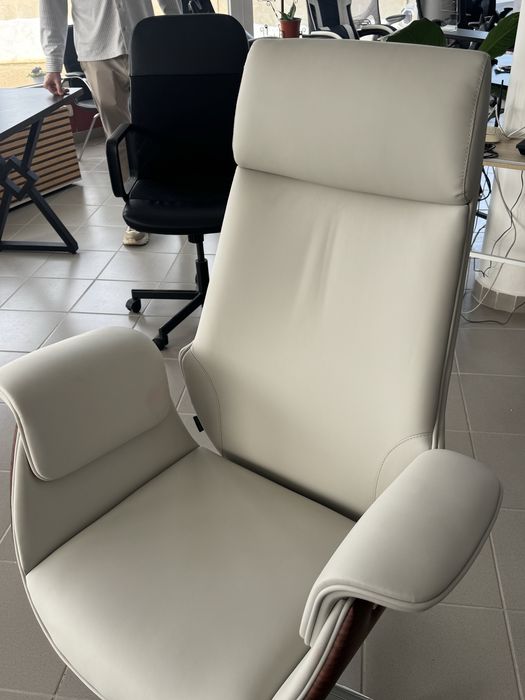Vând scaune și mobilier de birou – noi / second hand