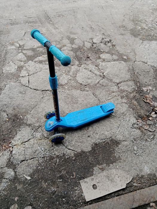 Продам самокат.     .