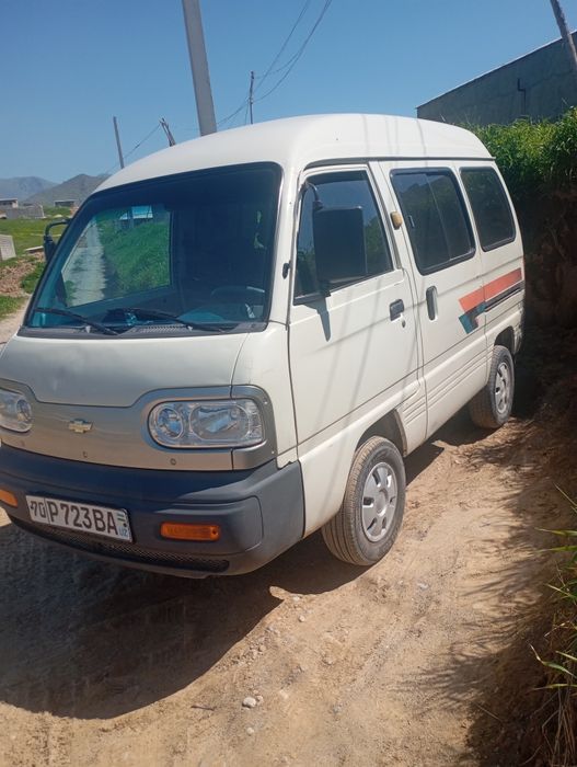 Дамас Шевроле сотилади бир кул машина 298000. Ман 2 ой хайдадим 306000