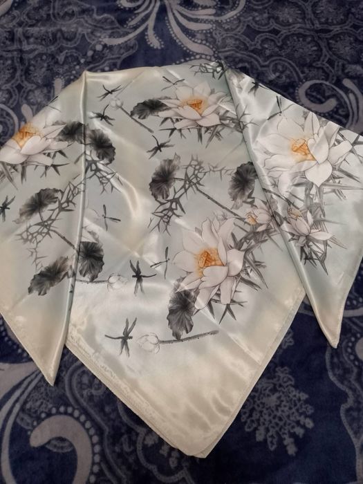 Batic satinat cu imprimeu floral