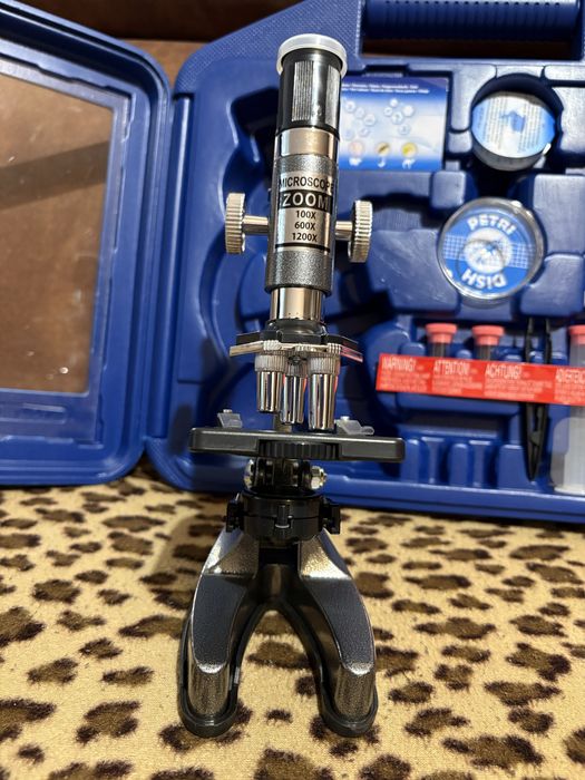 Microscop ixplo cu marire 100x-1200x