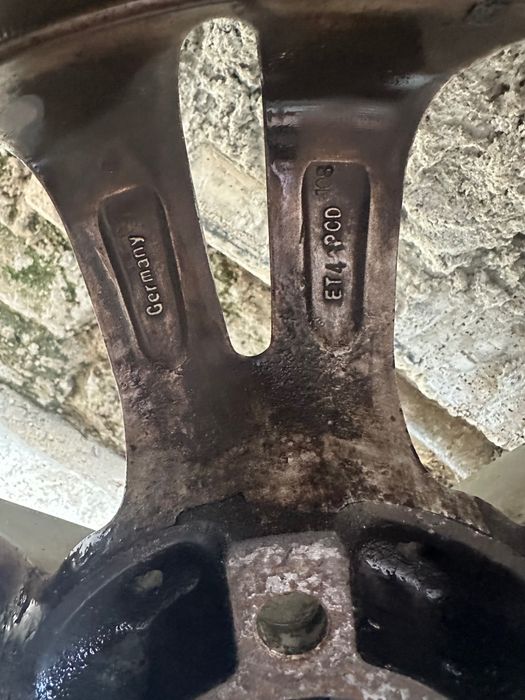 Vând 2 jante aliaj 16 5x108 + anvelope iarnă 215/55 R16