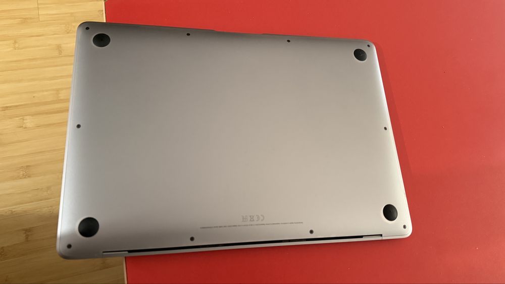 Macbook m1 (2020) 8/256gb