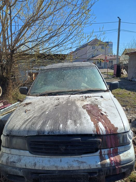 Продам mazda mpv