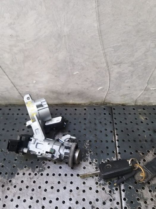 Contact auto cu cheie opel astra j 20912838