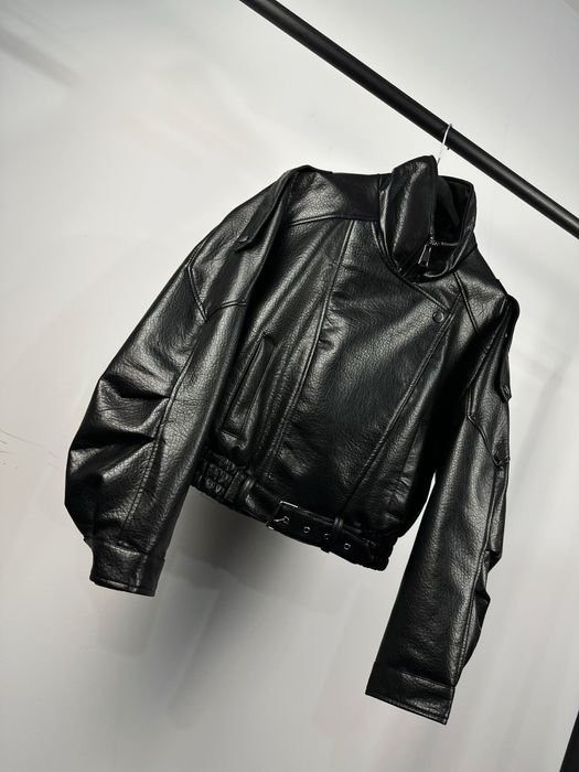 Дамско късо кожено biker яке в два цвятa