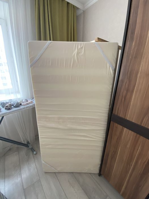 Кровать детская с матрацом