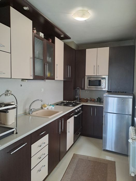 Дава се под наем Тристаен апартамент в Стара Загора, Ремиза - 100 кв.м за 433.5 € - Снимка #1