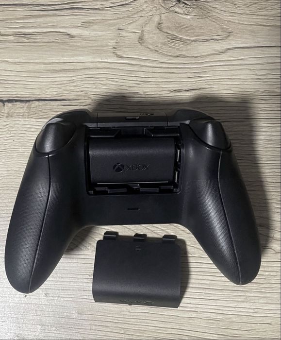 Xbox контролер с батерия