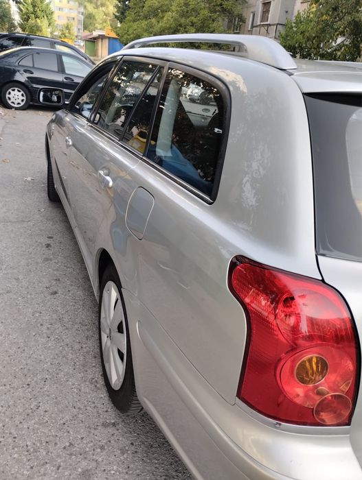 Тойота авенсис комби