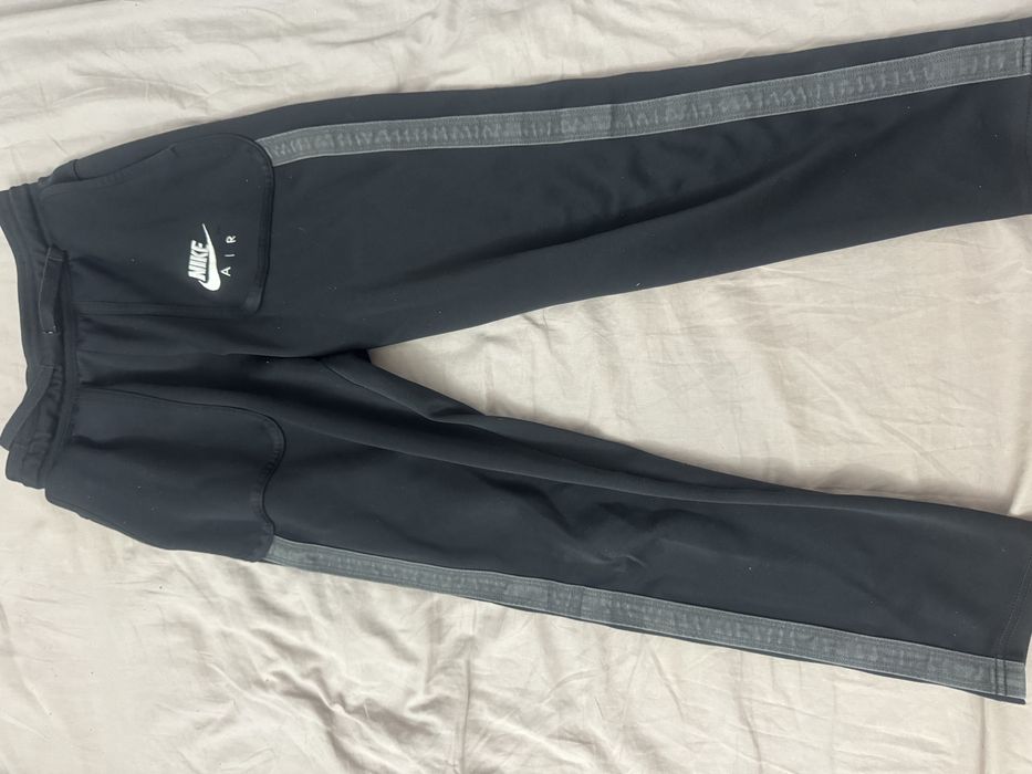 Нов Оригинален nike air екип размер:147-158 височена