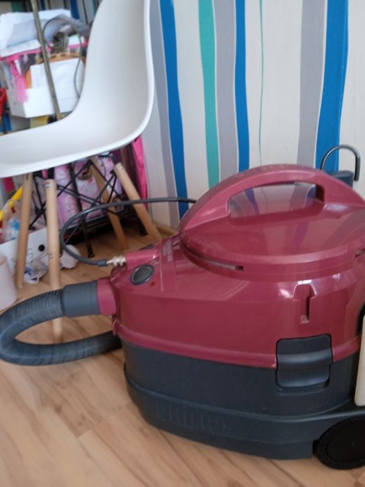 Продаю пылесос моющий