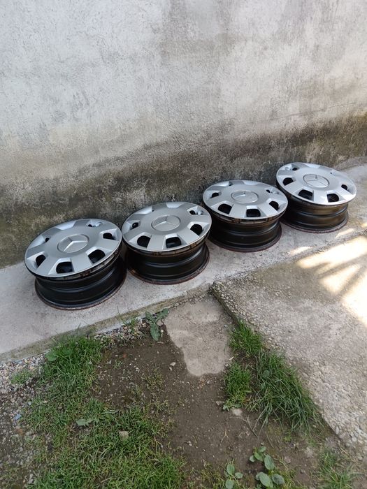 Vând jante de tablă Mercedes a-class plus capace!