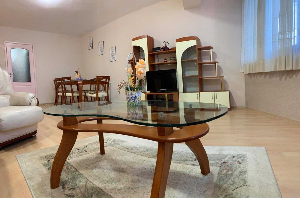 Дава се под наем Тристаен апартамент в Бургас, Възраждане - 70 кв.м за 459 € - Снимка #2