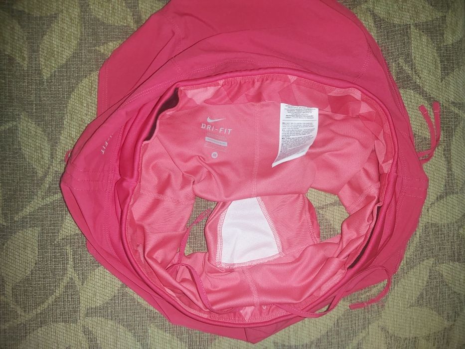 Дамски шорти Adidas, Nike и Asics и пола на Nike