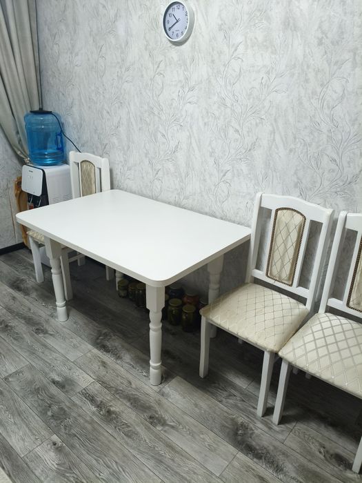 Продам стол и стулья
