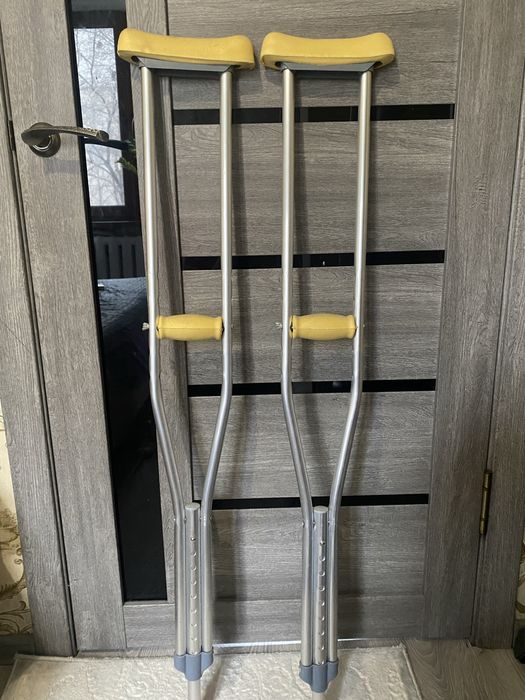 Костыль с подмышечной опорой (модель KY925M)