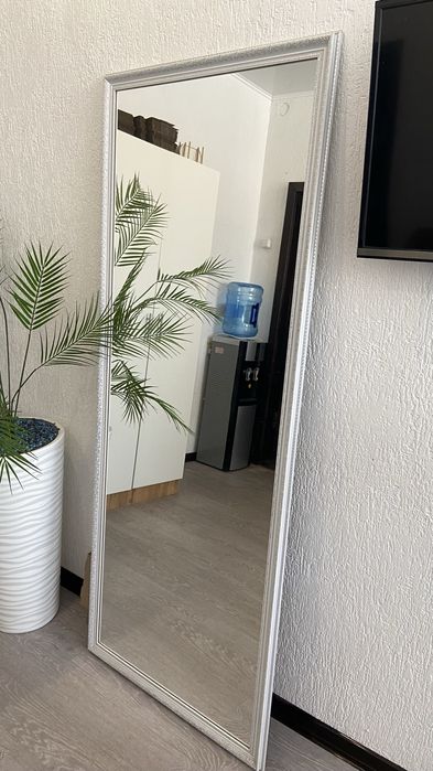 Продам зеркало в раме