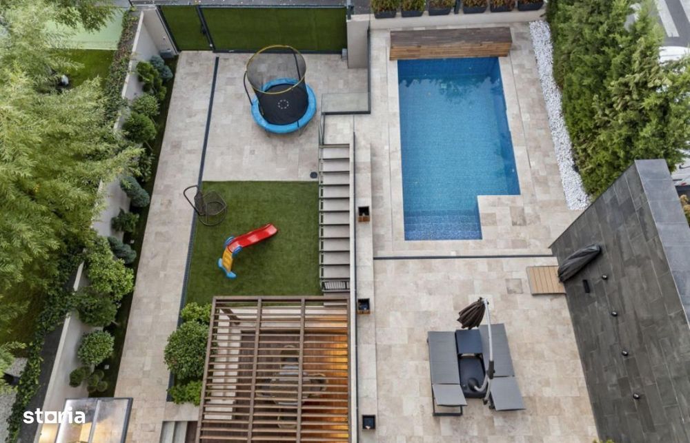 Vilă de autor pe malul Lacului Floreasca: Design iconic și piscină