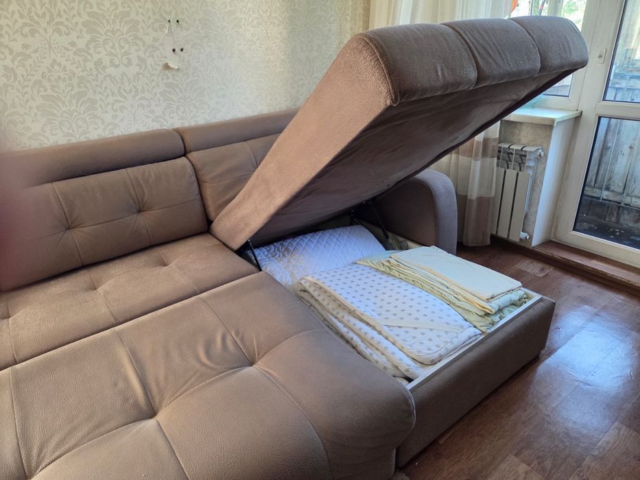 Продаю диван срочно