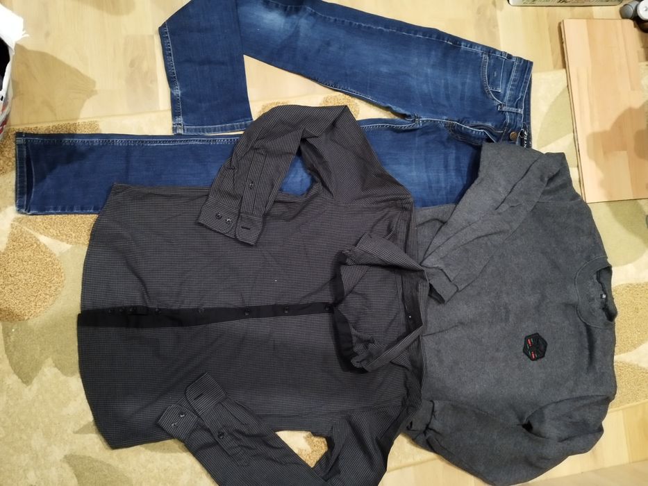 Лотове с ризи по 10 лева.