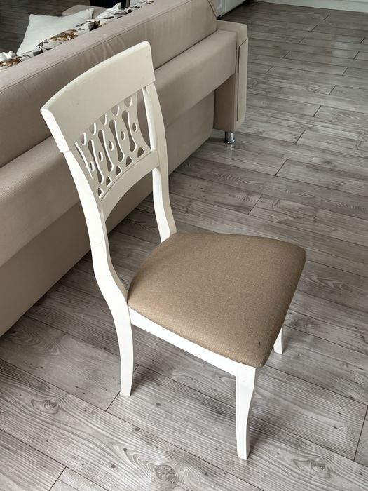 Стол и 8 стульев