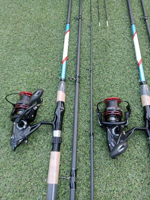 Set 2 Lansete Feeder Pro FL ROYAL 3, 9m 3+3 varfuri .
Trimit prin fa